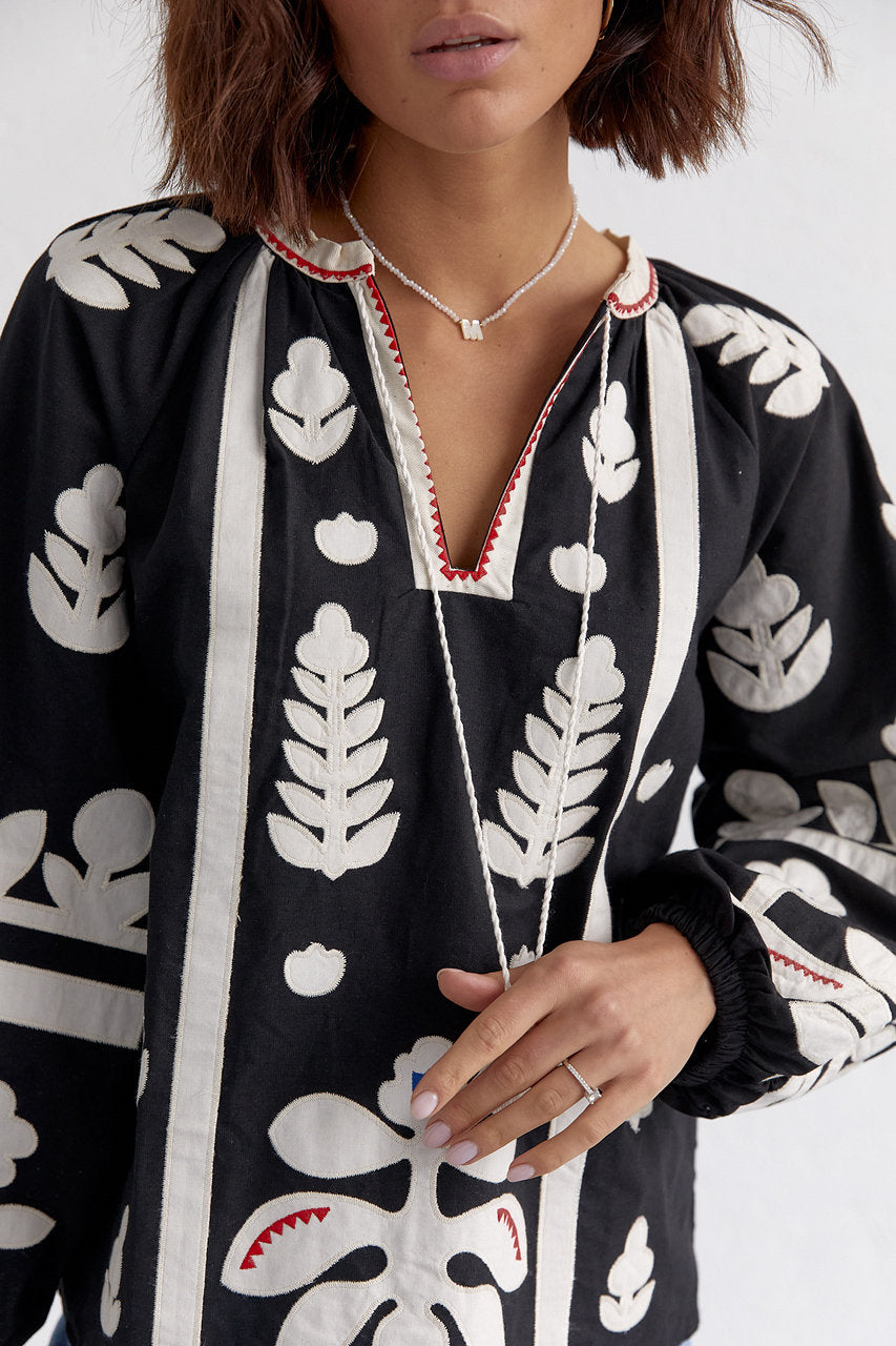 Gorgeous Black Elegant Summer Folk Nuoveau Blouse with Floral Motiff