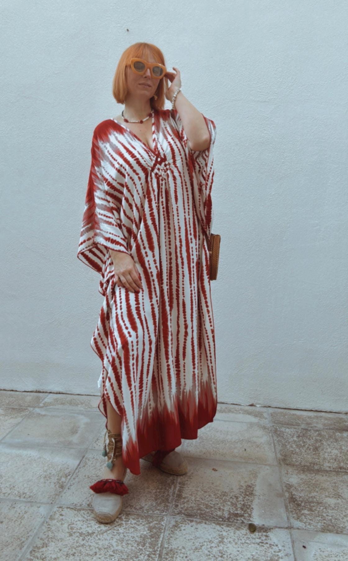 Elegant Tie-Dye Summer Robe Red and White Sophistication Lounge Wear Summer