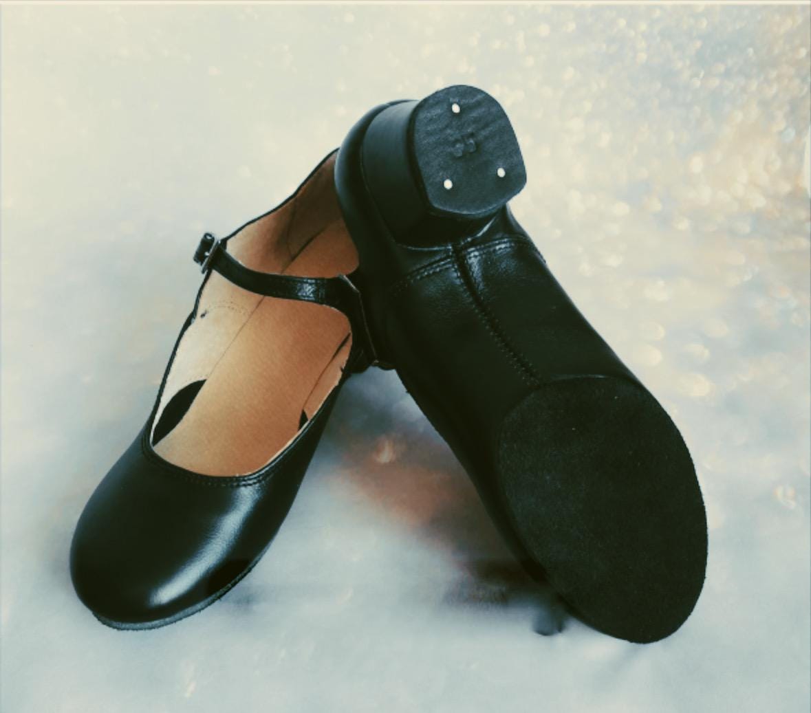 Black Folk Ukrainian Women’s Shoes – Perfect for Stage Performances and National Costumes