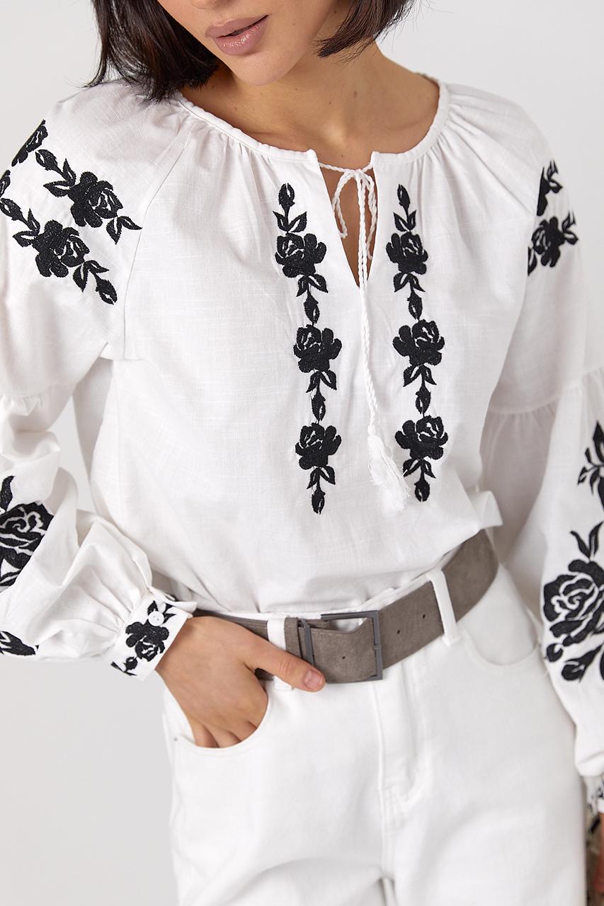 S-XL Elegant White Boho Blouse for Women with Floral Embroidery