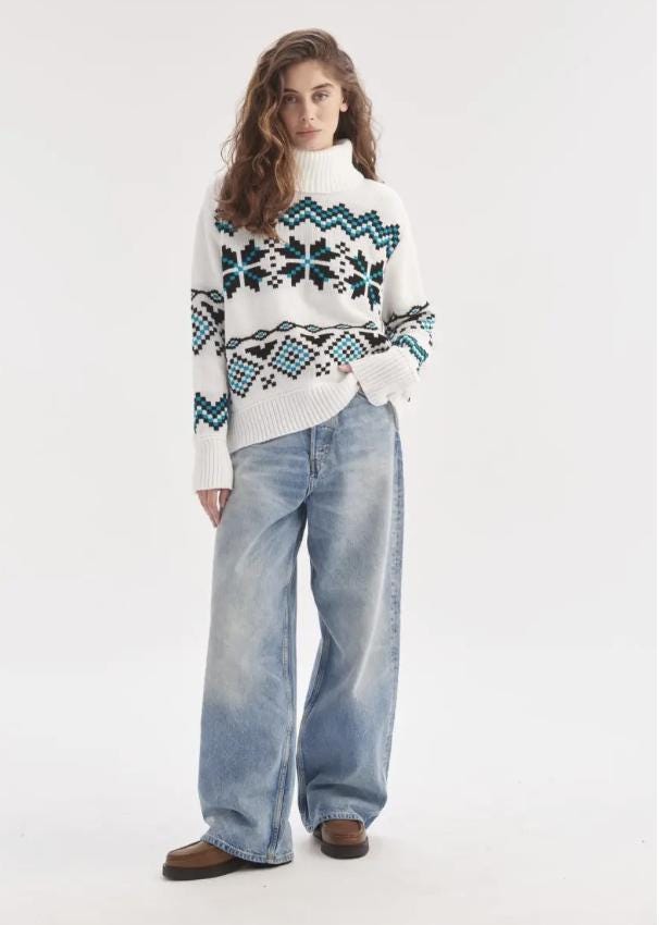 Cozy Elegant Nordic-Style White Sweater with Snowflake Pattern