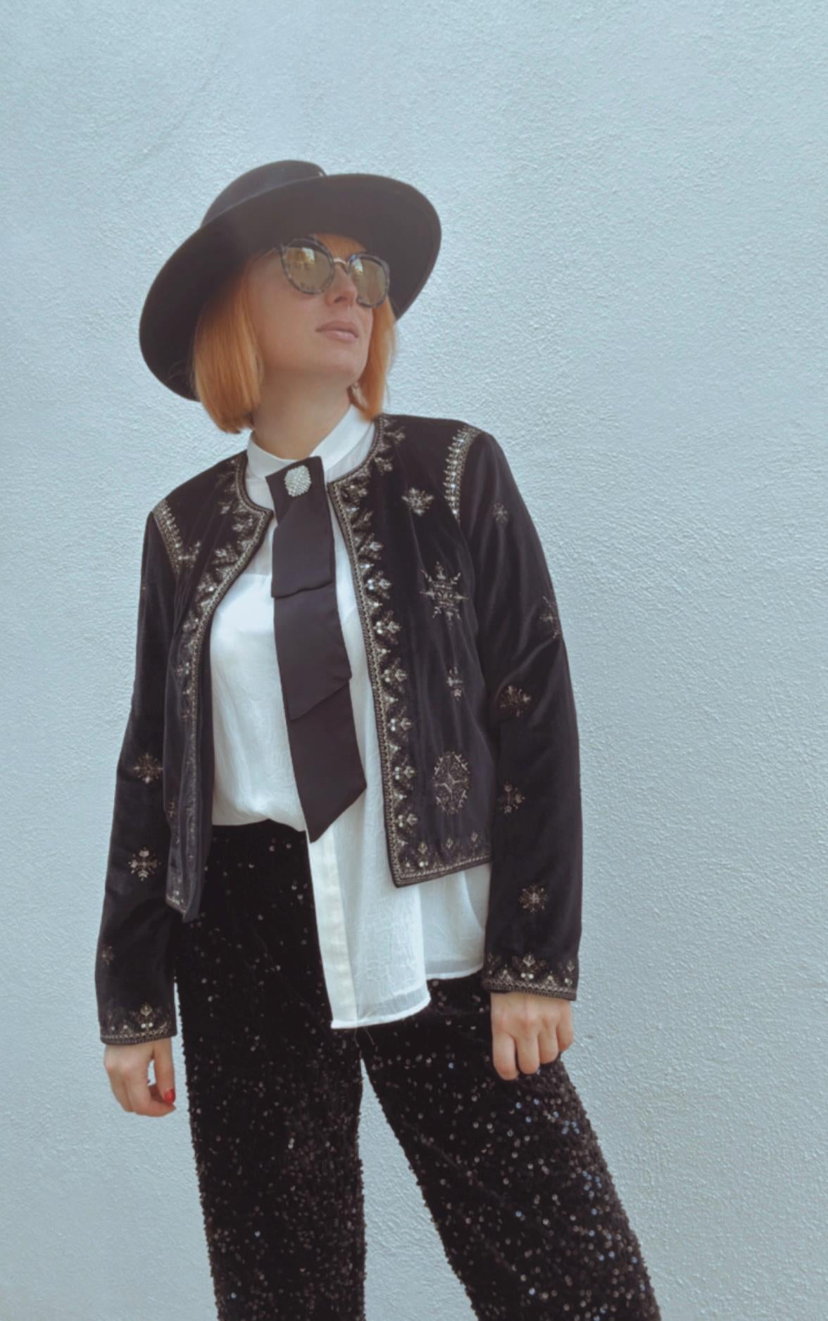 Chique Crop Top Black Velvet Open Blazer for Women