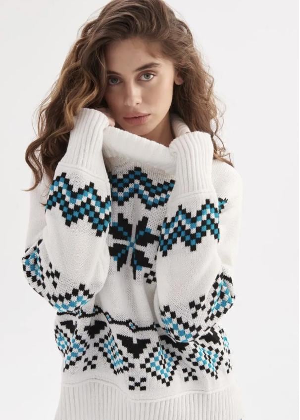 Cozy Elegant Nordic-Style White Sweater with Snowflake Pattern