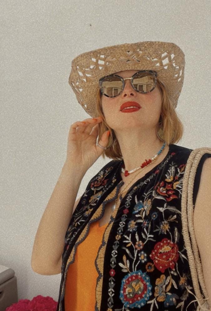 Chique Embroidered Sleeveless Jacket for Women Embellished Sequins Vest Coat