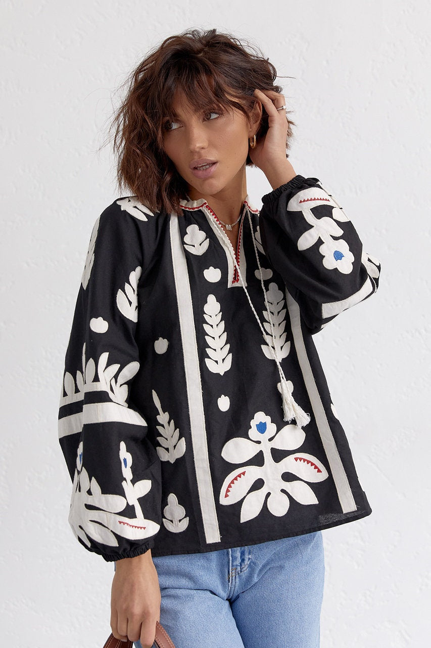 Gorgeous Black Elegant Summer Folk Nuoveau Blouse with Floral Motiff
