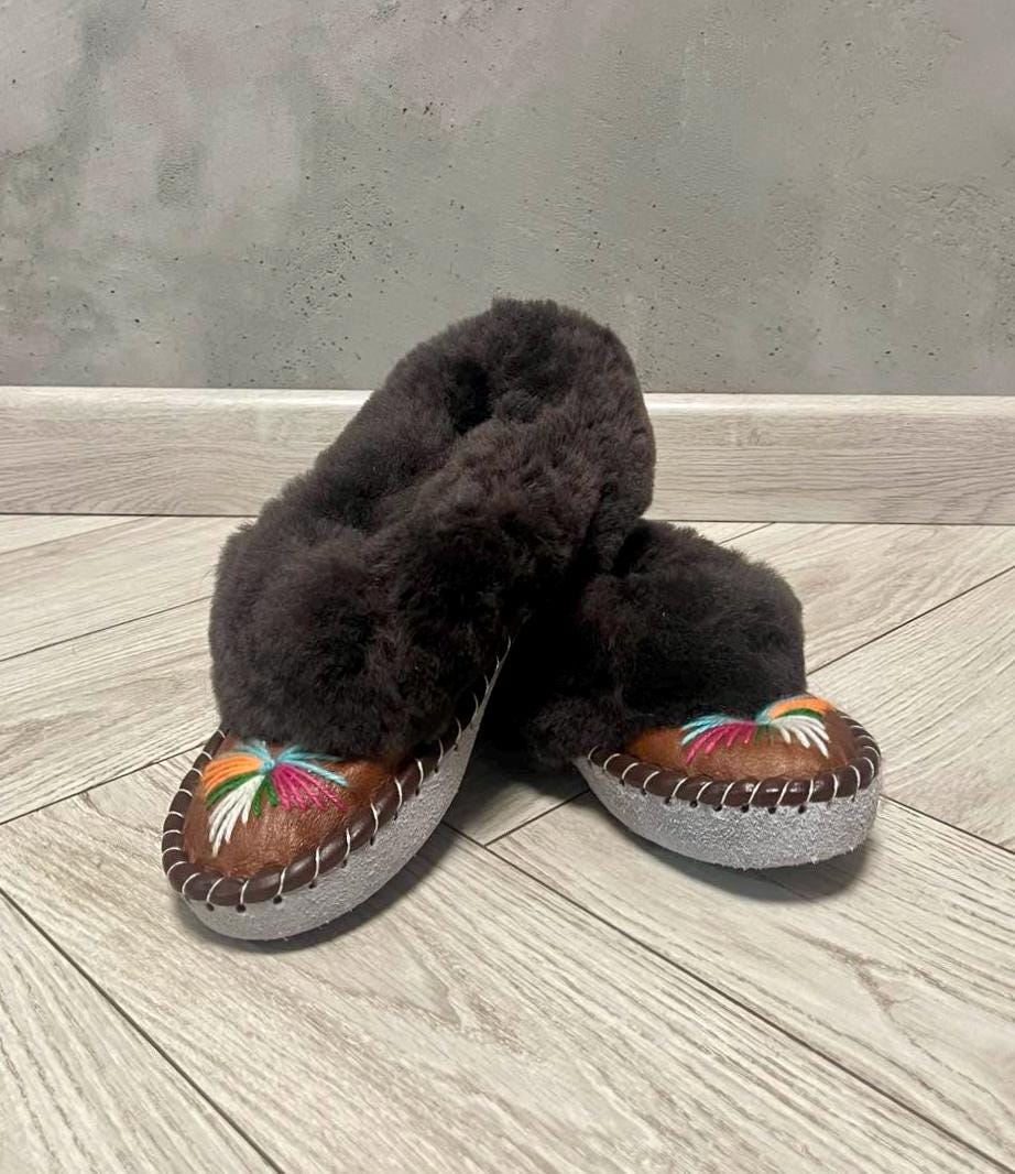 Traditional Ukrainian Wool Slippers Zakopanki Sheepskin Moccasins with Hand Embroidery - many colours