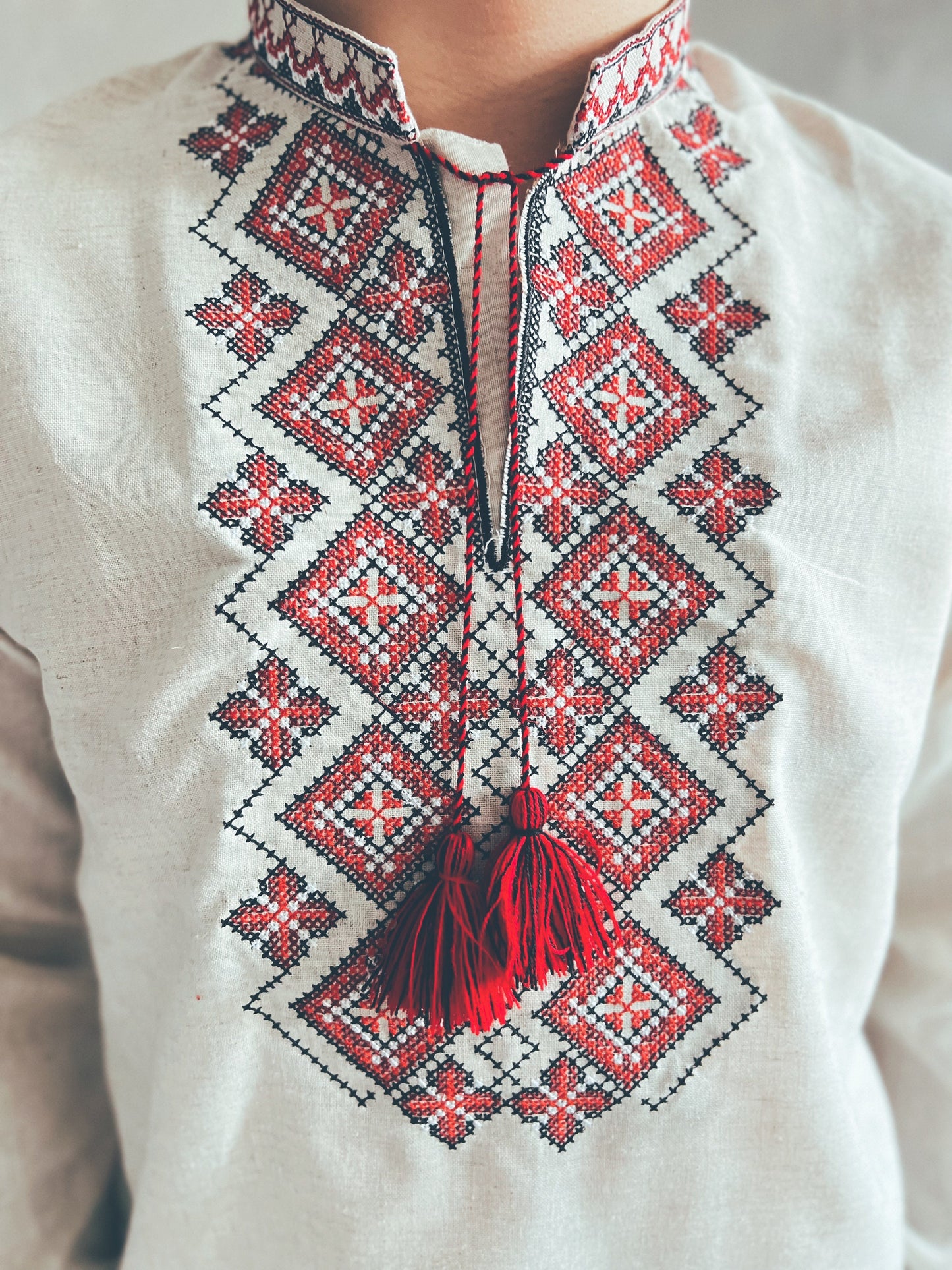 Timeless Ukrainian Linen Vyshyvanka Shirt for Men β Modern Elegance