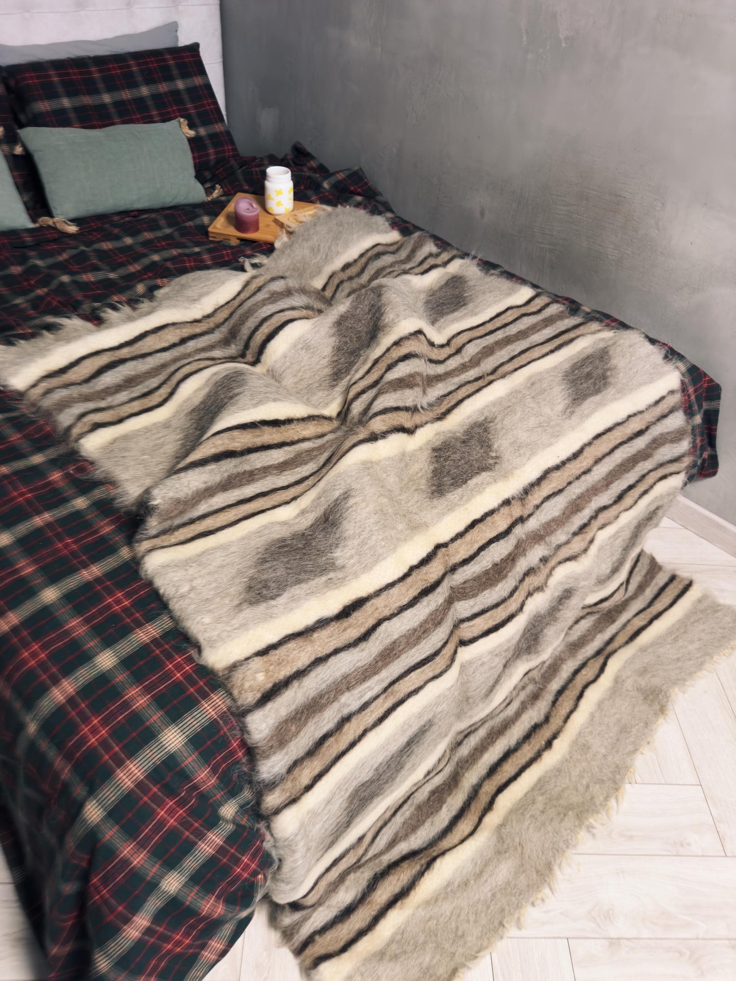 Artisan Hutsul Handcrafted Wool Blanket Queen Size Thick Natural Sheep Wool Throw Blanket