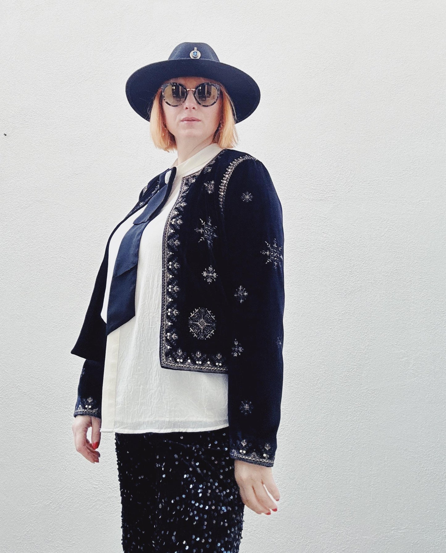 Chique Crop Top Black Velvet Open Blazer for Women