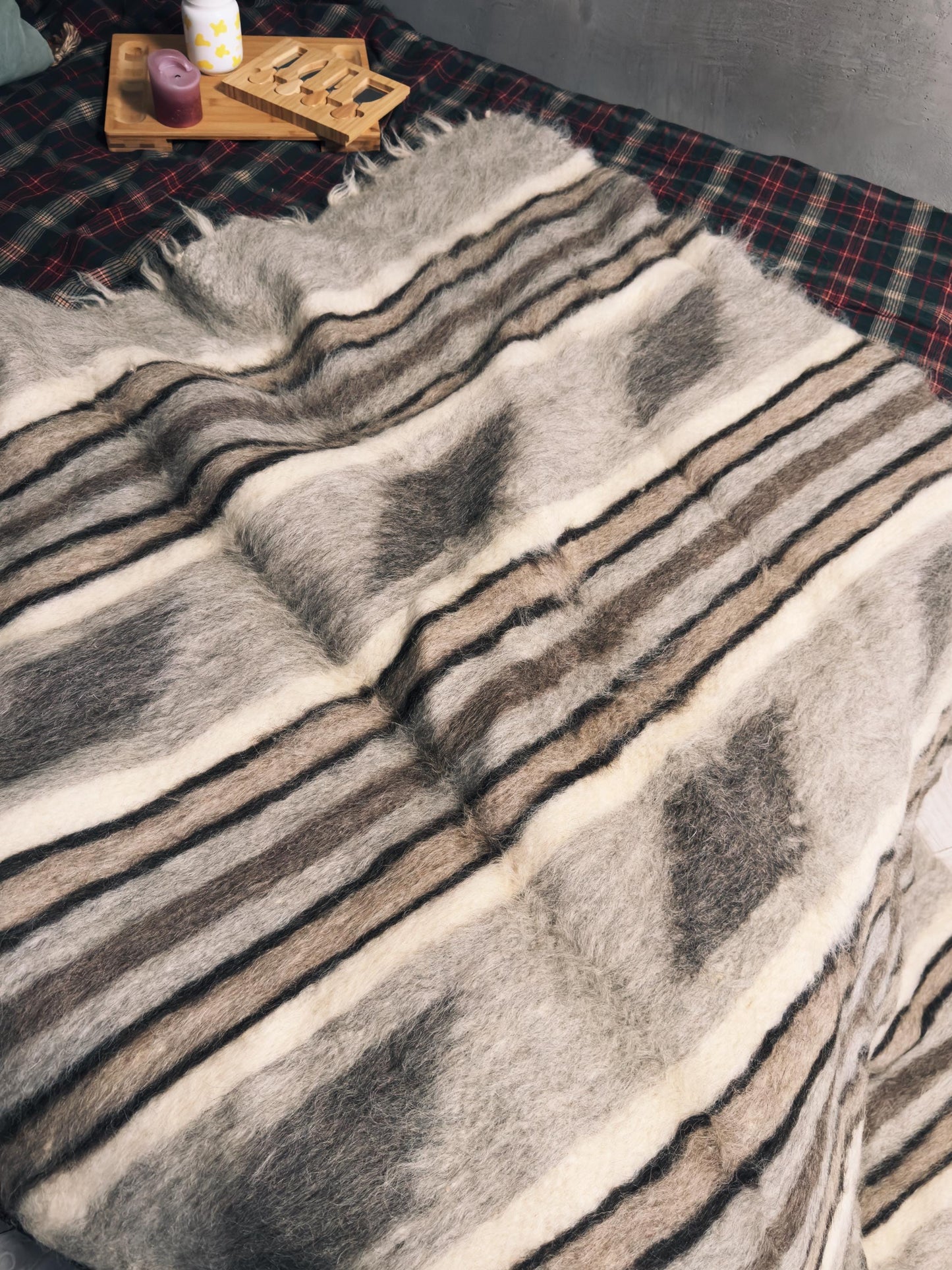 Artisan Hutsul Handcrafted Wool Blanket Queen Size Thick Natural Sheep Wool Throw Blanket