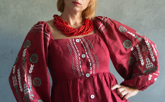 Handmade Ukrainian Namysto – Red Wooden Beaded Necklace with Traditional Elegance