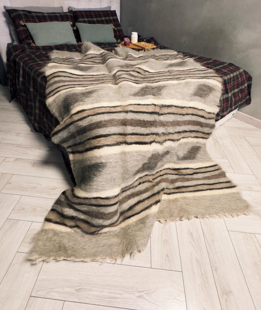 Artisan Hutsul Handcrafted Wool Blanket Queen Size Thick Natural Sheep Wool Throw Blanket