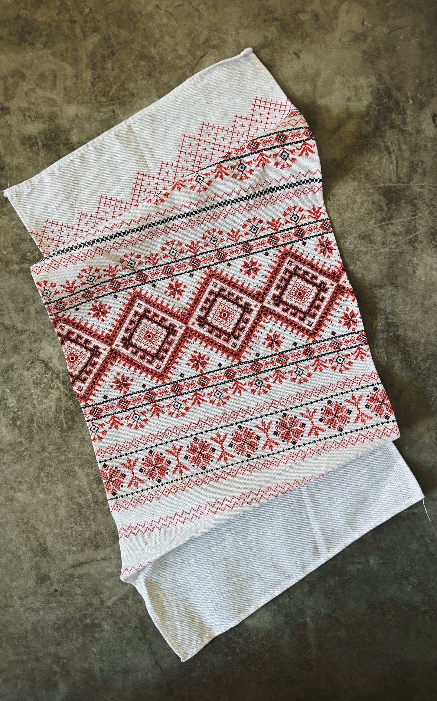 Modern Ukrainian Table Napkins Set - Ukrainian Home Decor with Traditional Motif