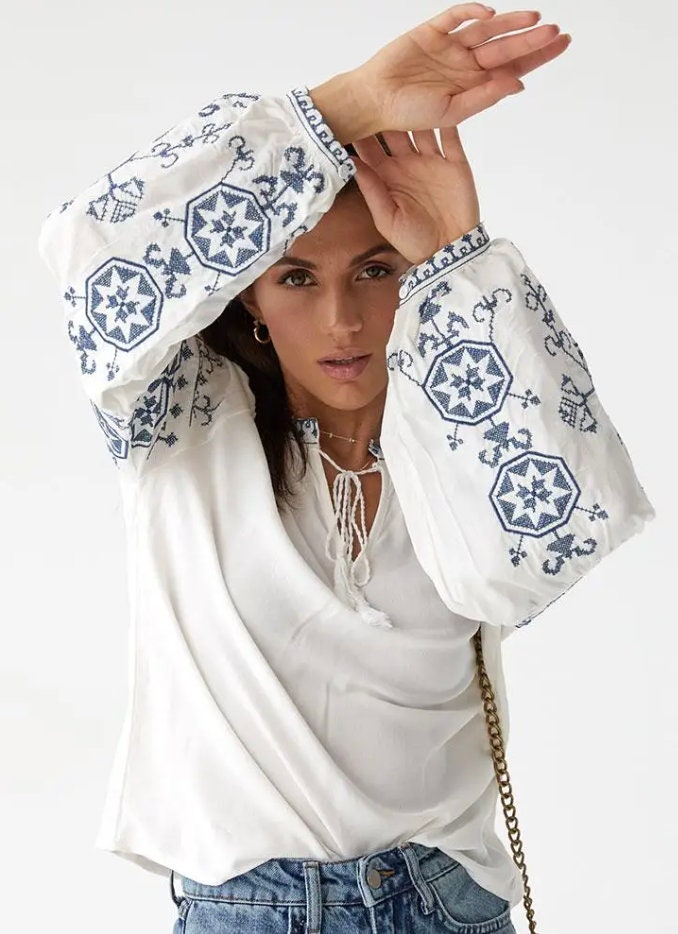 Bohemian Style Embroidered Blouse, A Touch of Bohemian Elegance
