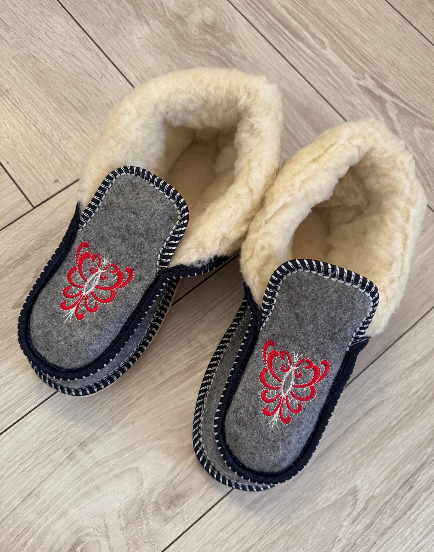 Traditional Ukrainian Warm Wool Slippers Zakopanki for Women