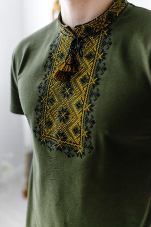 Traditional Embroidered Ukrainian T-Shirt for Men Green Vyshyvanka